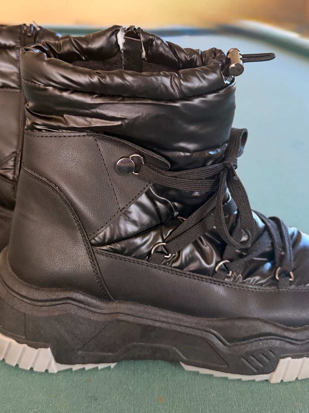 Yoki Black Quilted Lace-Up Winter Boots - Size 41 (US 9.5-10.5)